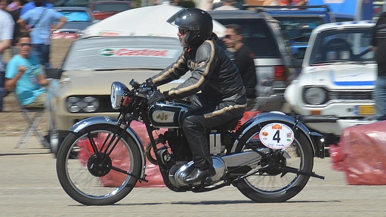 Ομορφαίνουν οι δρόμοι, ελεύθερες οι ιστορικές μοτοσυκλέτες!